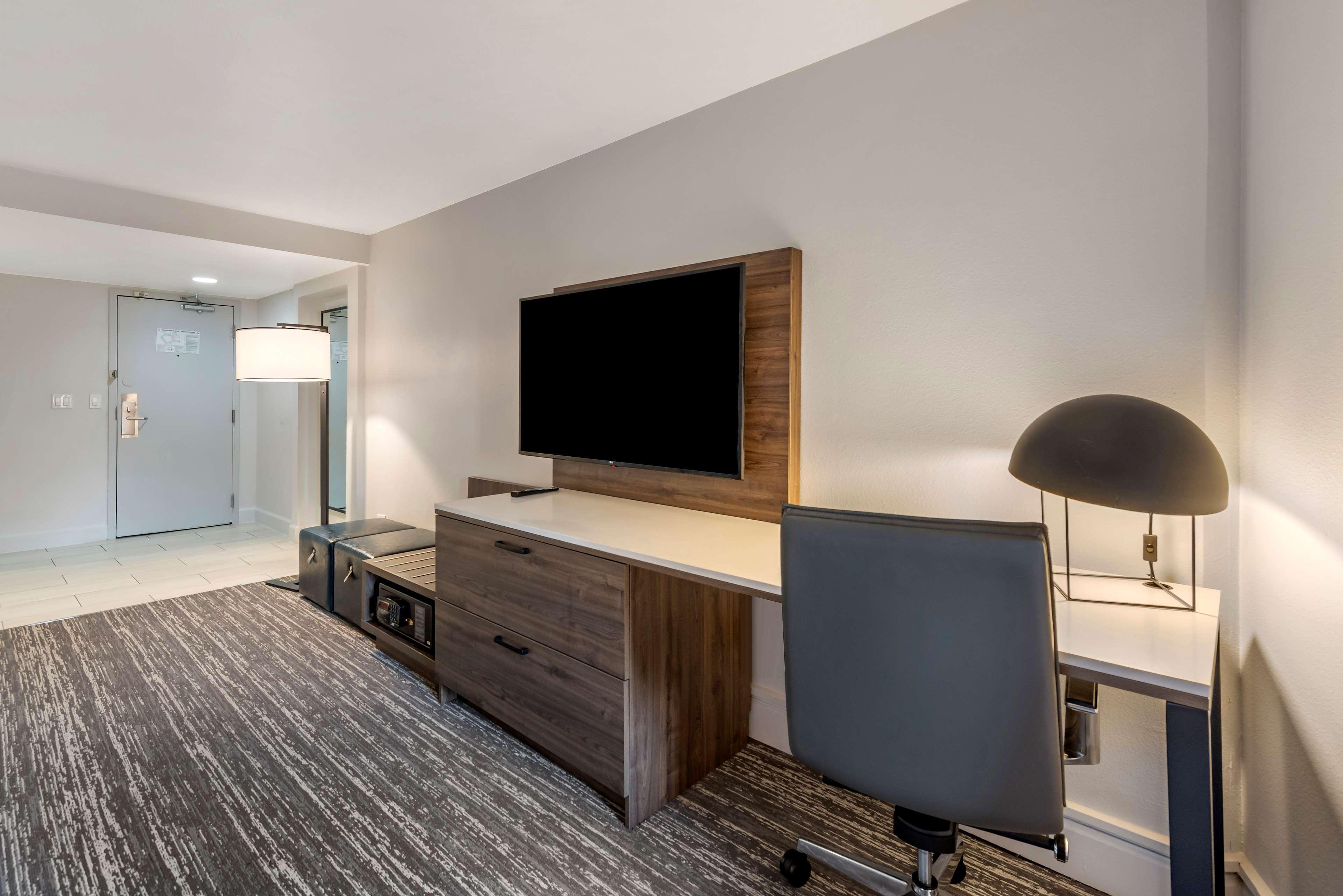Best Western Premier Denver East Exterior foto
